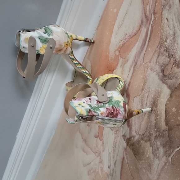 Shoes - Picture 2 of 2